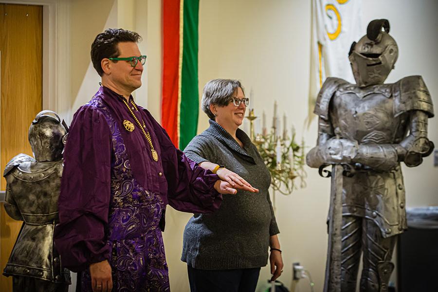 Dr. 亨德密特, an assistant professor of music at Northwest, is pictured with Dr. Rachel Day as they performed in the University's annual Yuletide Feaste in 2023. (Photo by Ch和u Ravi Krishna/<a href='http://rj2.gemeinde-kreativ.net'>澳门网上博彩官方网站</a>)